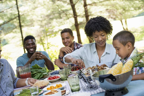 7 Eating Habits Experts Recommend When You’re On Vacation